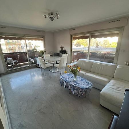 Chambre Privee Avec Terrasse Au Port De نيس المظهر الخارجي الصورة