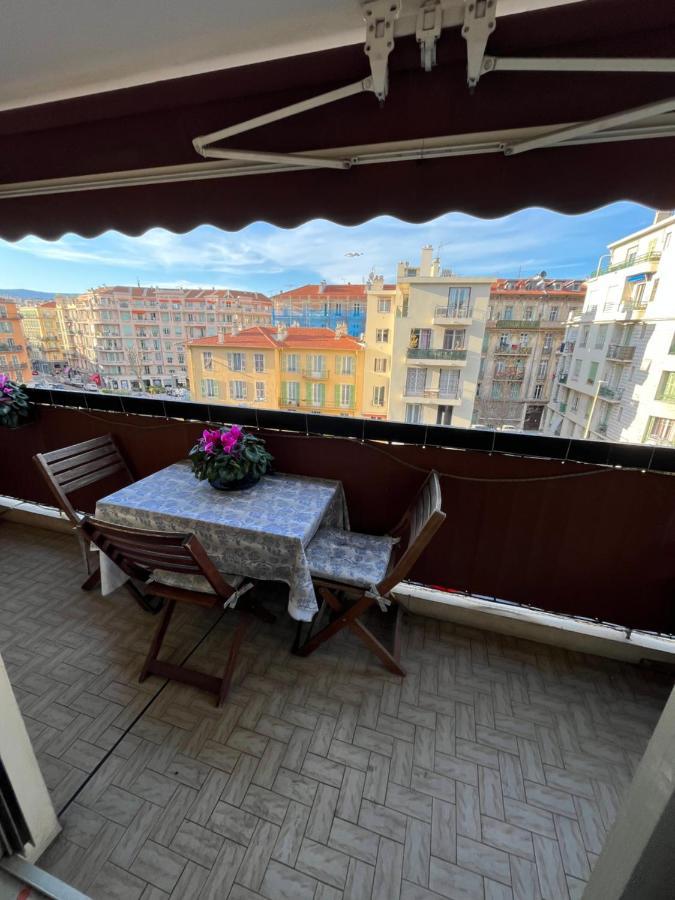 Chambre Privee Avec Terrasse Au Port De نيس المظهر الخارجي الصورة
