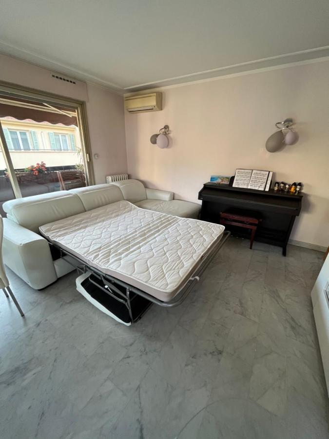 Chambre Privee Avec Terrasse Au Port De نيس المظهر الخارجي الصورة