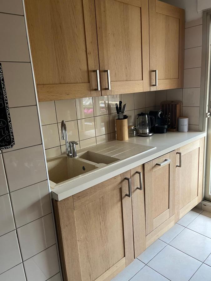 Chambre Privee Avec Terrasse Au Port De نيس المظهر الخارجي الصورة